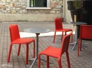 Chaise cafeteria Snow robuste, légère et empilable