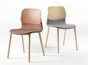 Chaises de collectivité Klik, piedsbois et coque polypropylène tapissée.