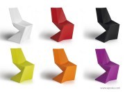 La chaise Vertex par Vondom existe dans de nombreux coloris