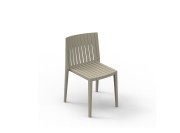 Chaise d'extérieur empilable Spritz de Vondom, coloris sable