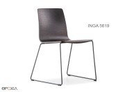 Chaise empilable Inga 5619, assise bois et pied luge