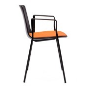 Chaise empilable Lottus 4 pieds et accoudoirs