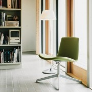 Fauteuil Lottus Lounge pivotant.