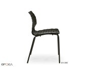Chaise empilable Uni 550, pieds acier. Empilable par 8.