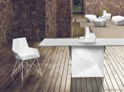 Fauteuil outdoor Faz pieds Eiffel inox laqué blanc