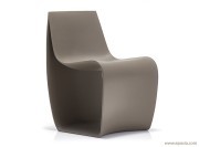 Chaise design Sign Matt en polyéthylène couleur Boue 