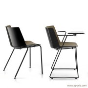 Chaise Aiku coque noir brillant pied traineau laqué noir mat