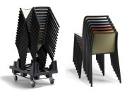 Chaises de collectivité empilables par 7, ou par 14 sur chariot (en option)