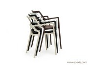 Chaises empilables Delta par Vondom, finition polypropylène
