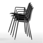Chaise empilable Lottus 4 pieds et accoudoirs