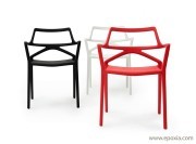 Chaises outdoor empilables Delta par Vondom