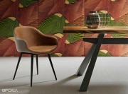 Chaise de réunion Sonny, pieds métal et assise cuir