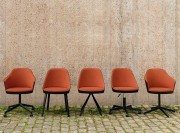 Collection de chaises Kaiak, différents piètements en chêne ou aluminium