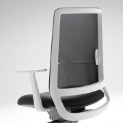 Détail dossier siège de bureau Sense