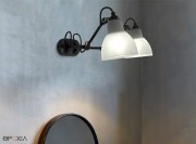 Duo de lampes en version translucide pour une salle de bain