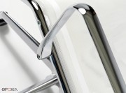 Détail accoudoir alu poli et revêtement résille blanche