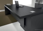 Détail bureau direction voile de fond Titano