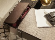 Détail bureau en verre avec tiroir Airdesk W