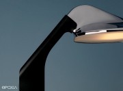 Détail de l'abat jour avec réflecteurs de lumière finition chrome