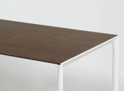 Table design Maki fixe, plateau aspect Chêne teinté 