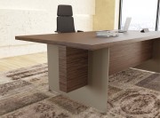 Détail pied lamelle du bureau de direction Oasi