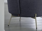 Détail des pieds métal, 12 coloris epoxy au choix