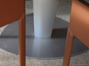 Détail pied table de réunion