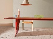Détail pied table Frank base aluminium laqué rouge