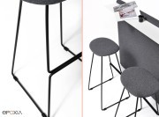 Détail piètement tabouret de bar Chat