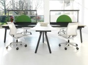 Bureau bench Stilo pour openspace avec table de convivialité design