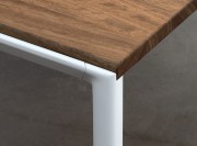 Table design Maki  fixe ou extensible, plateau bois et pieds blancs