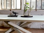 Table de réunion design en verre satiné extra blanc avec rallonges Pechino