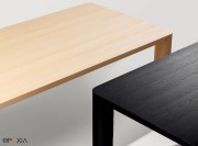 Détail placage frêne teinté naturel ou teinté noir