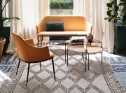 Canapé et fauteuil Lea, assise en cuir et dos tissu