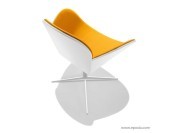Fauteuil visiteur Coccola coque laquée blanche