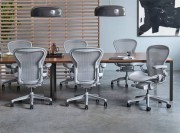 Fauteuil de bureau design Aeron par Herman Miller avec PostureFit