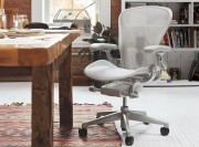 Fauteuil de bureau design Aeron par Herman Miller avec PostureFit