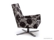 Fauteuil Hitch Mylius 44 piétement 4 branches tissu motif