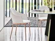 Fauteuil Léa cuir blanc et piètement Or rose catégorie 4