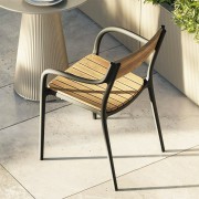 Siège outdoor Madison, structure noire, assise et dossier résine type bois