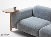 Fauteuil Prostoria Sabot avec tablette latérale en chêne