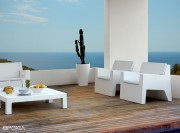 Collection de fauteuils lounge Jut par Vondom, avec coussins optionnels