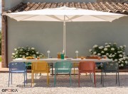 Chaises et fauteuils outdoor en métal, collection Café par Emu
