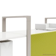 Fond en tôle perforé vert