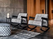 Fauteuil Brick à bascule en bois de chêne laqué noir