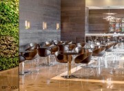 Chaises Gliss pour restaurant, revêtue cuir