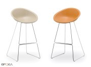 Chaises de bar Gliss, piètements luge