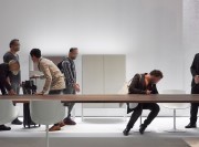 Grande table de réunion sans pieds intermédiaires