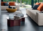 Tables design Guna par Gervasoni