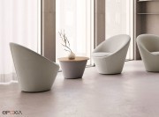 Fauteuils et table basse Wabao, plateau de la table en placage bois